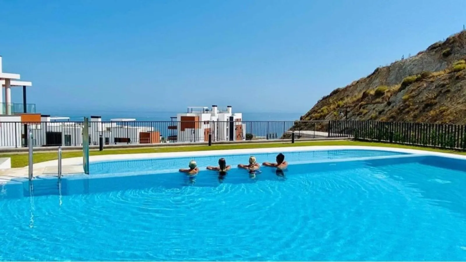 Paradise In Фуэнхирола 0*,  Испания